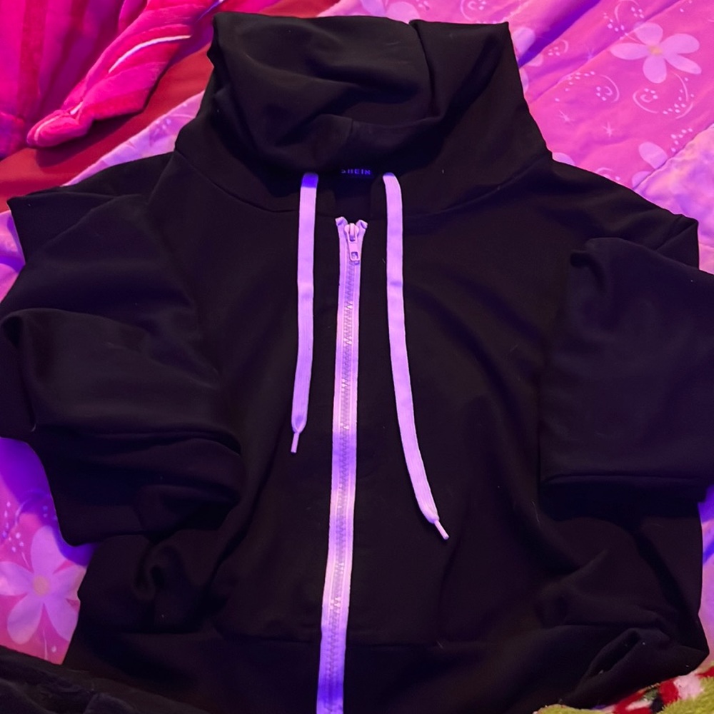 Long sleeve cropped hoodie